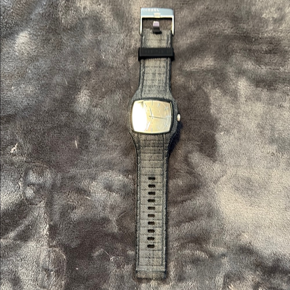 Fossil Black and Silver Watch